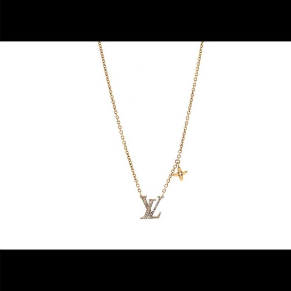 Gold Pendant Necklace